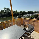 Hotel Am Hafen 3*